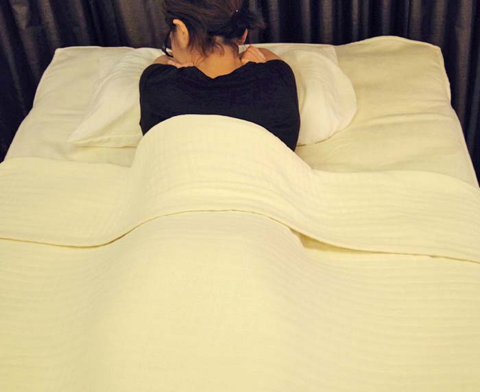 シルク寝具で眠る極上の睡眠
