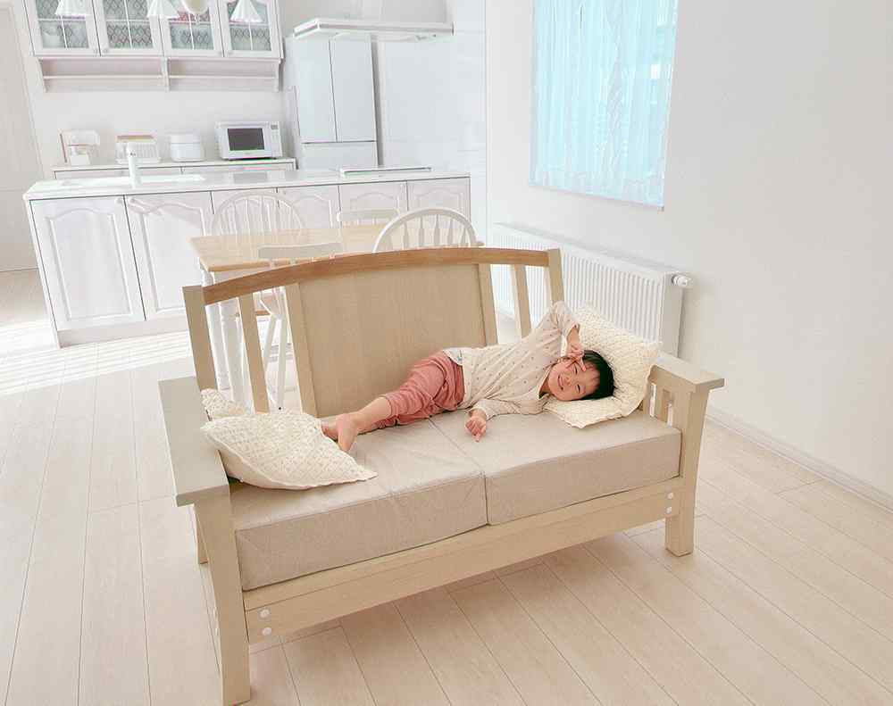 お子様も寝転んで喜ぶ快適ソファ