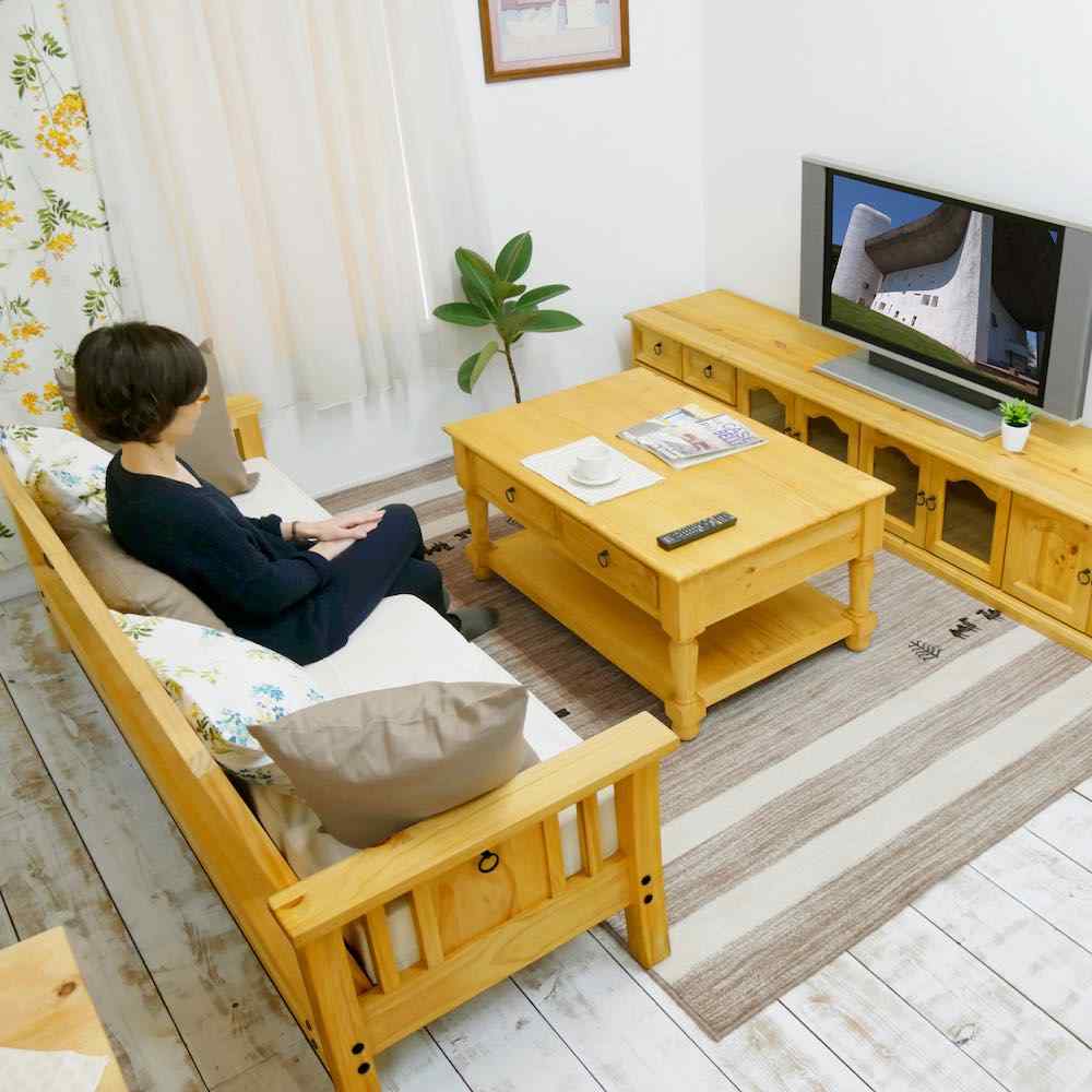 テレビをゆっくり見れる腰に良いソファ