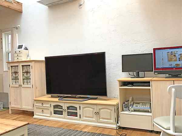 PineFactoryで揃えていただいたリビング