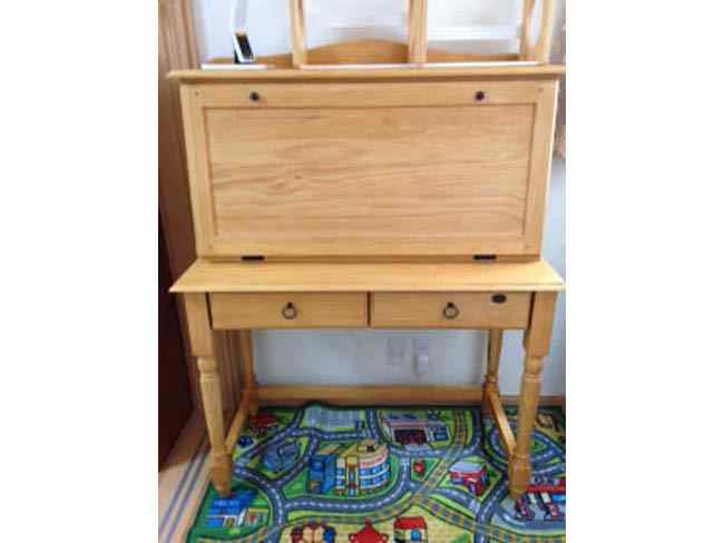 パイン材のカントリーデスク実例