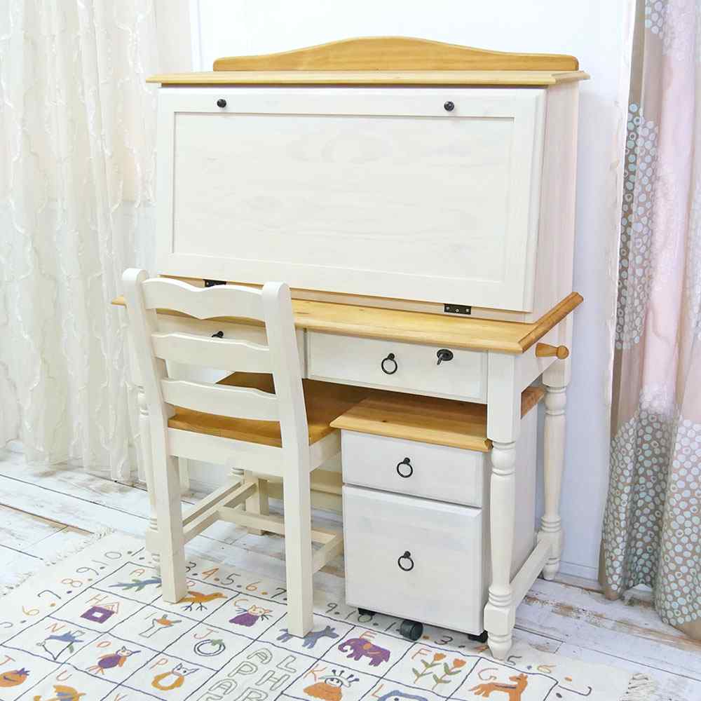 低ホルムアルデヒドの学習机