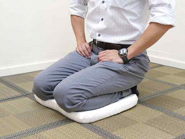 弾力のある高反発クッション